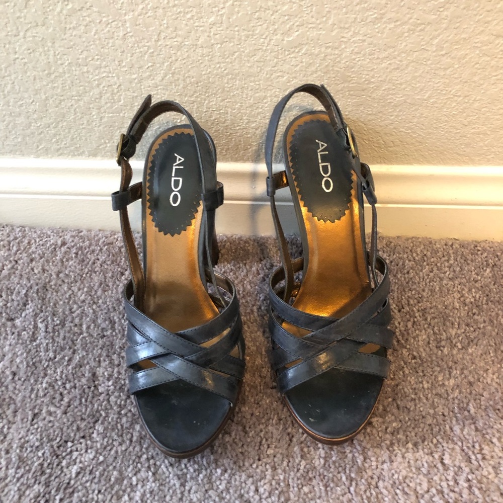 Aldo navy leather stacked heels